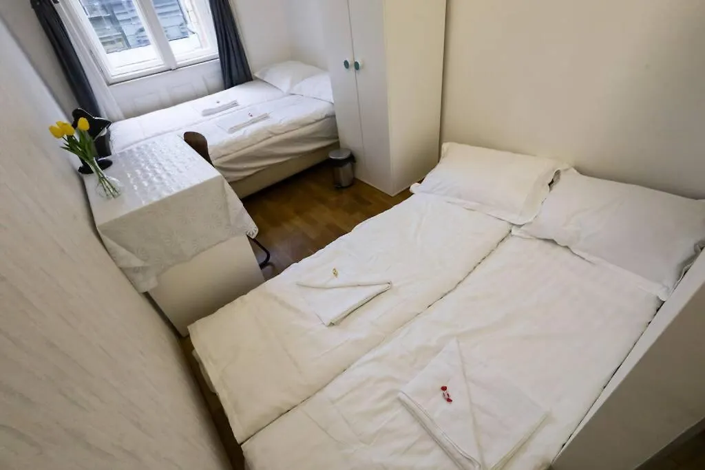 Pest-Port Apartment Room-5 Private Apartment Budapest
