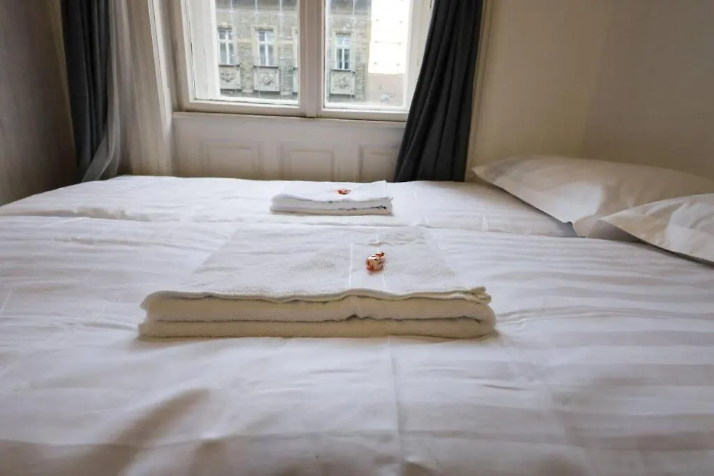 Pest-Port Apartment Room-5 Private Apartment Budapest
